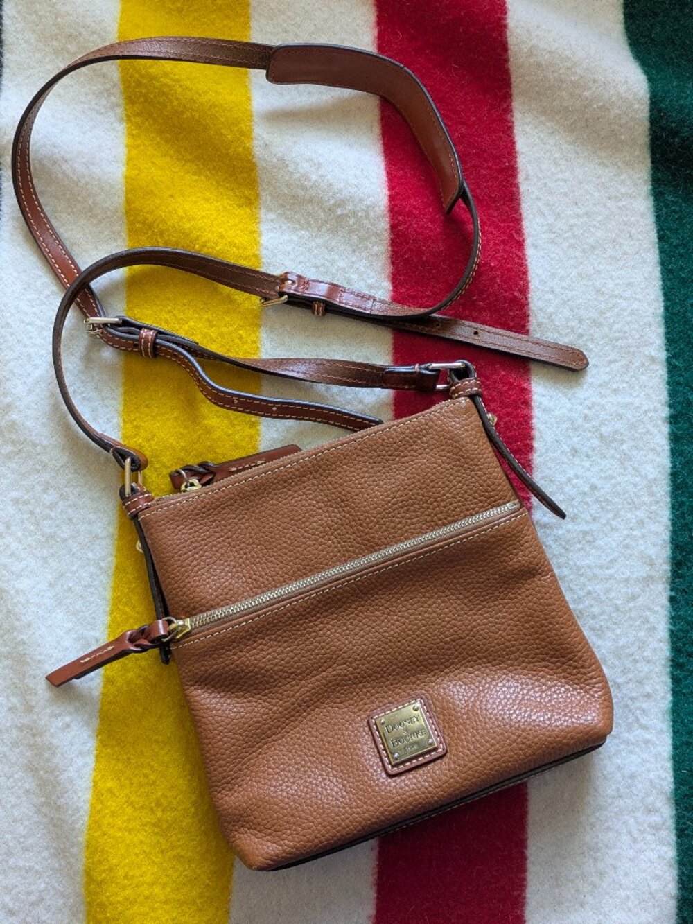 Dooney & Bourke caramel pebble grain letter carrier crossbody bag style #R935